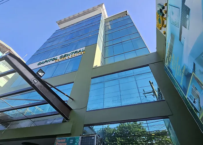 Capitol & Powered By Cocotel Hotel 3*