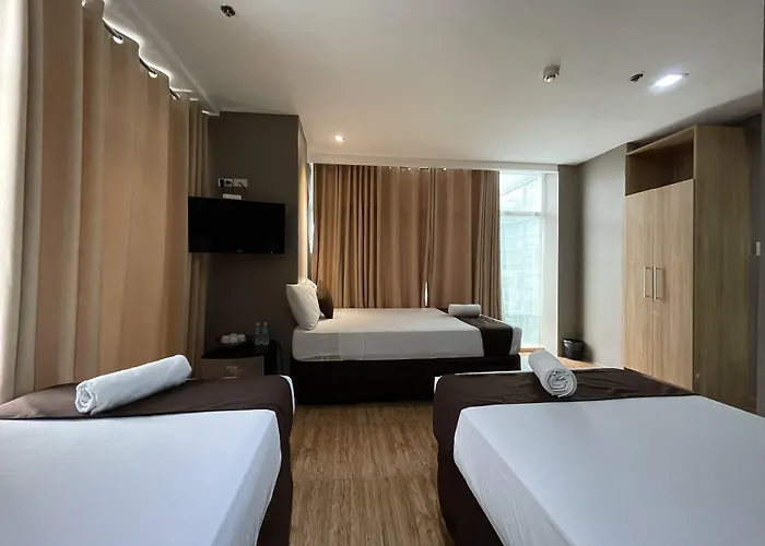 Hotel Capitol & Powered By Cocotel