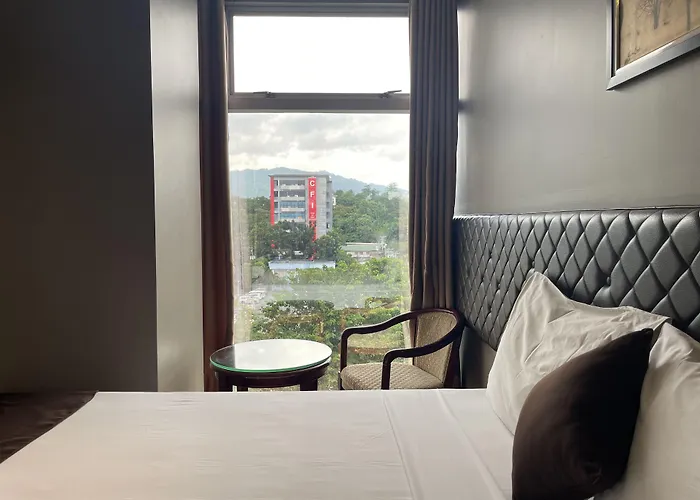 Capitol & Powered By Cocotel 3* Cebu