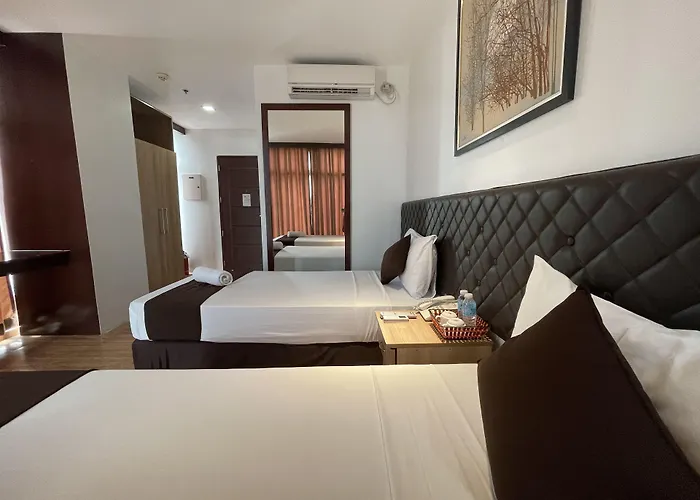 Hotel Capitol & Powered By Cocotel