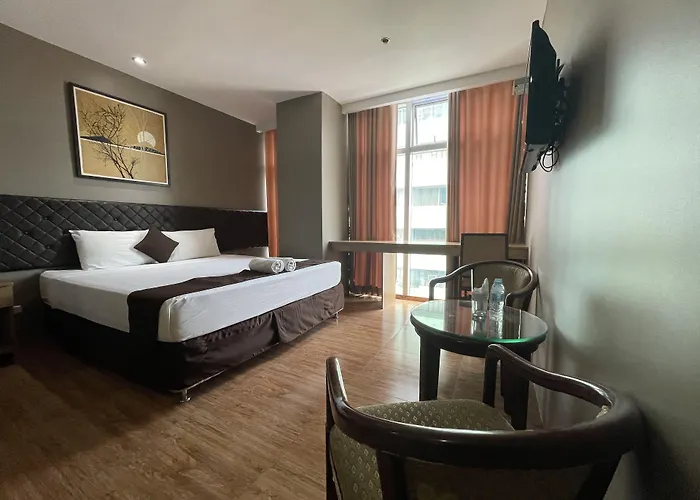 Capitol & Powered By Cocotel Hotel 3*