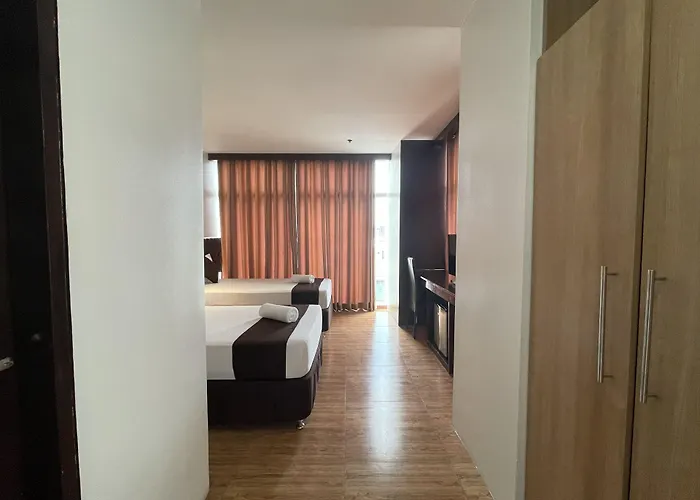 Hotel Capitol & Powered By Cocotel 3*