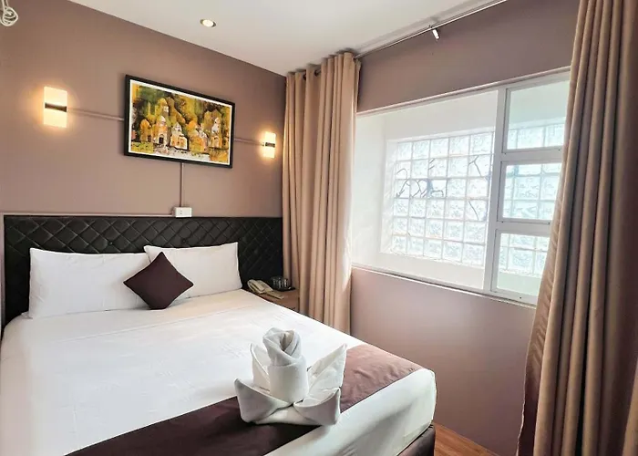 Capitol & Powered By Cocotel Hotel 3*