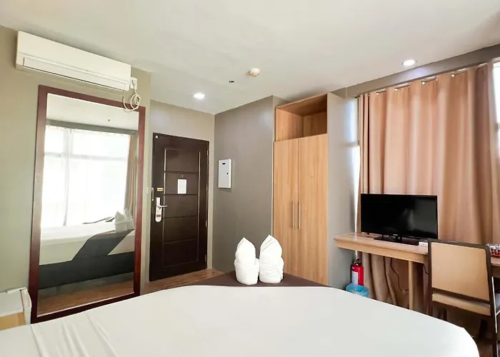 Hotel Capitol & Powered By Cocotel Cebu