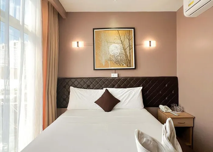 Capitol & Powered By Cocotel 3* Cebu