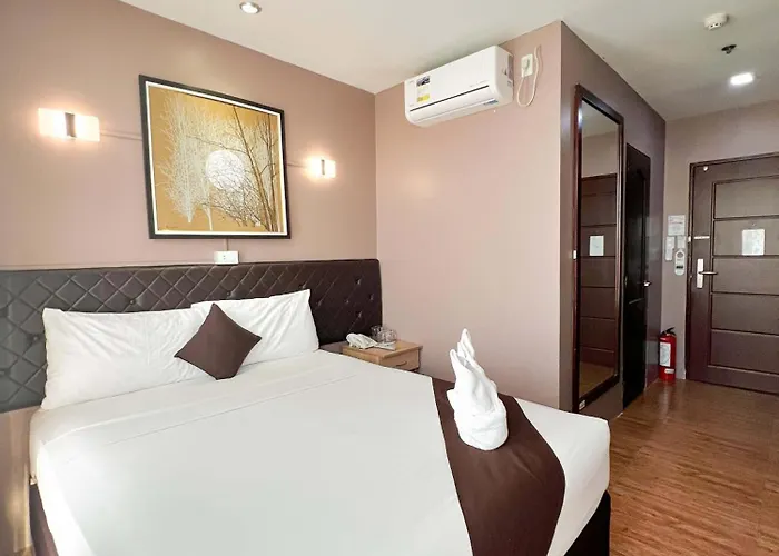 Capitol & Powered By Cocotel Hotel