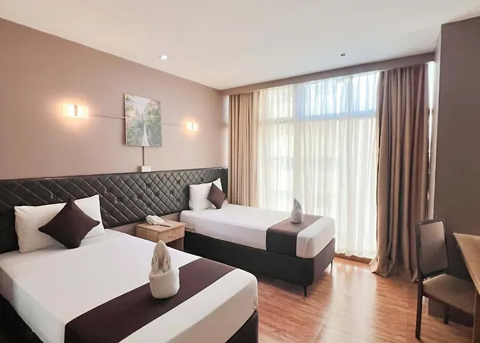 Capitol & Powered By Cocotel 3* Cebu