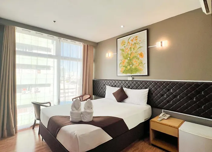 Capitol & Powered By Cocotel Hotel