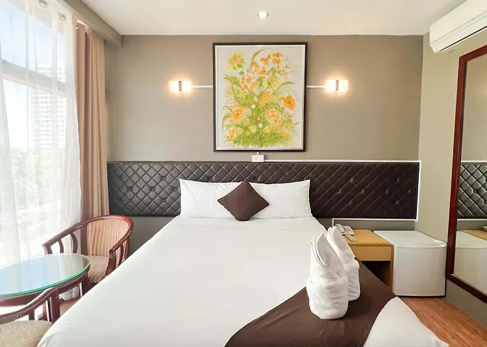 Capitol & Powered By Cocotel 3* Cebu