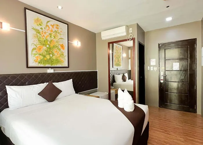 Capitol & Powered By Cocotel 3* Cebu