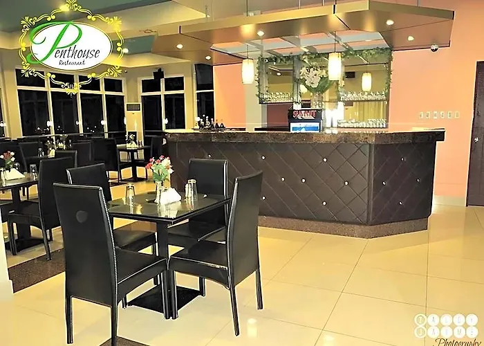Hotel Capitol & Powered By Cocotel 3*