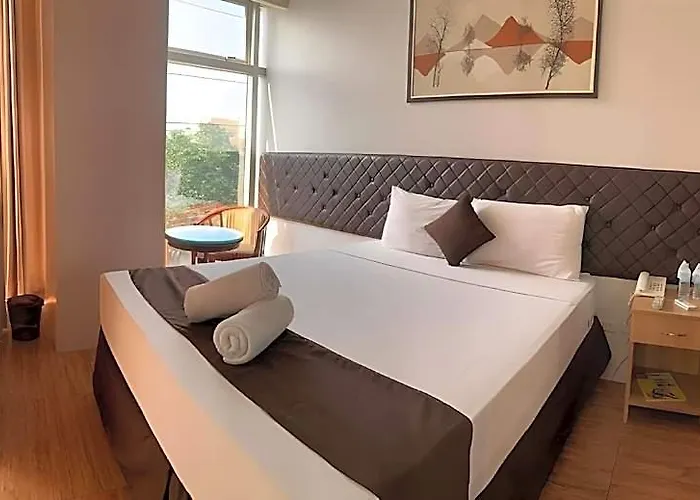 Capitol & Powered By Cocotel Hotell 3*