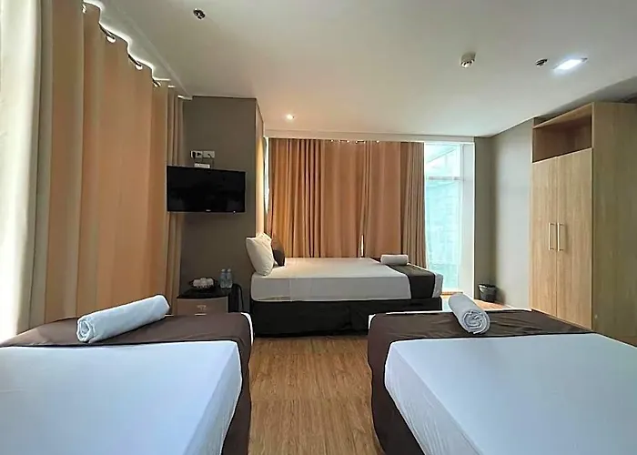 Hotel Capitol & Powered By Cocotel 3*