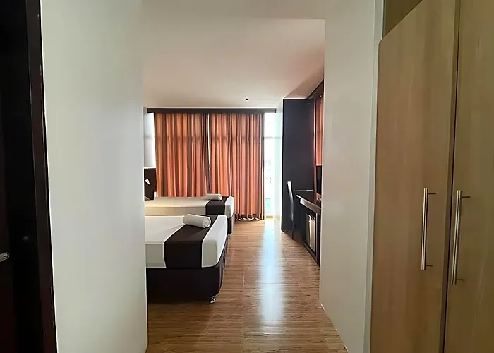 Capitol & Powered By Cocotel 3* Cebu