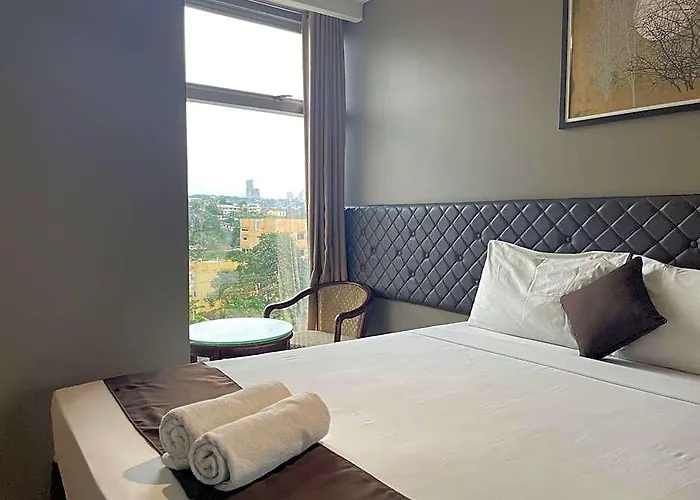 Hotel Capitol & Powered By Cocotel