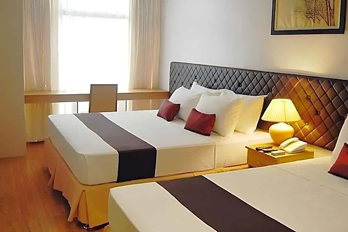 Capitol & Powered By Cocotel Hotell 3*