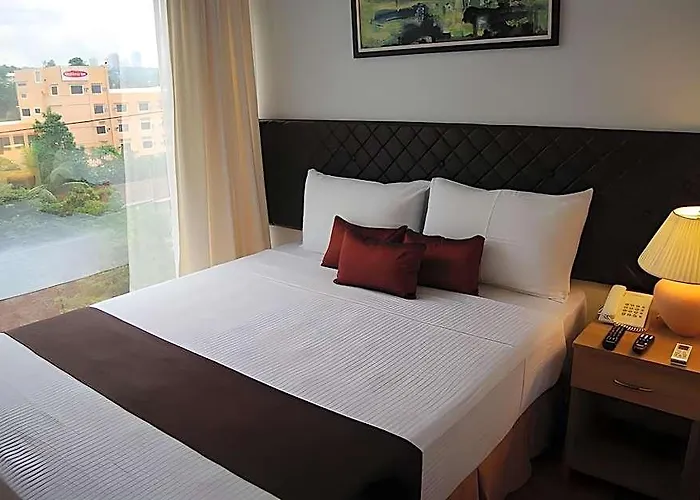 Hotel Capitol & Powered By Cocotel Cebu