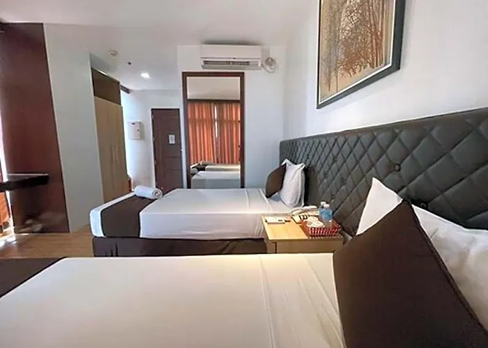 Capitol & Powered By Cocotel Hotel Cebu